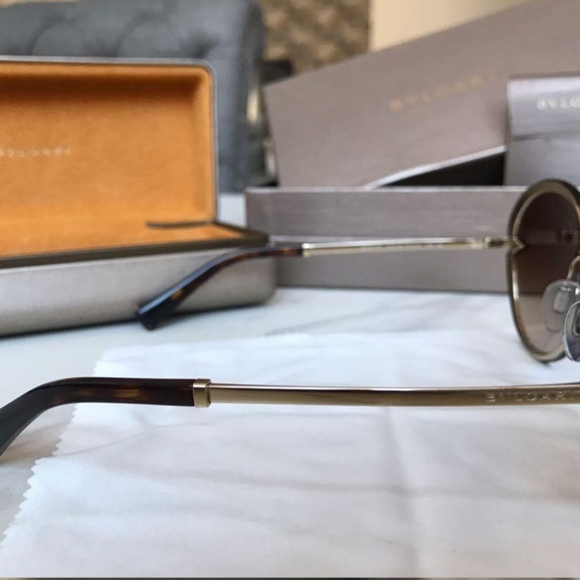 Authentic Bvlgari Sunglasses - Picture 9 of 10